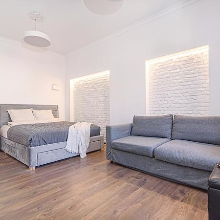 Appartamento Welcoming Studio In Historic Vilnius With Free Parking By Urban Rent Esterno foto