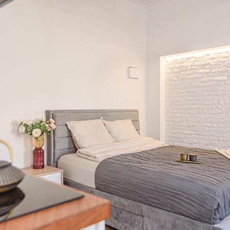 Appartamento Welcoming Studio In Historic Vilnius With Free Parking By Urban Rent Esterno foto