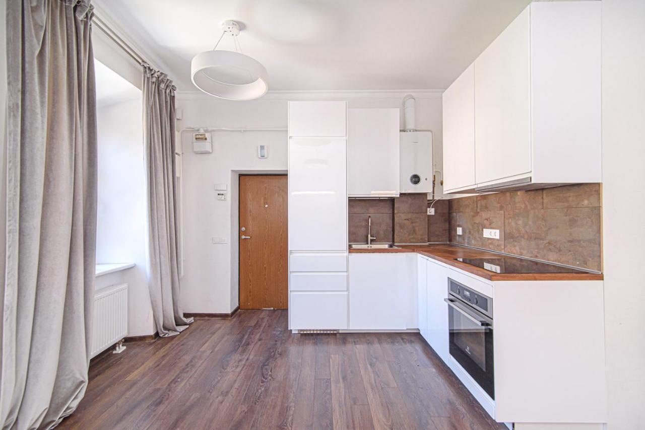 Appartamento Welcoming Studio In Historic Vilnius With Free Parking By Urban Rent Esterno foto