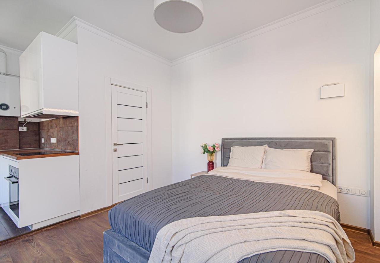 Appartamento Welcoming Studio In Historic Vilnius With Free Parking By Urban Rent Esterno foto