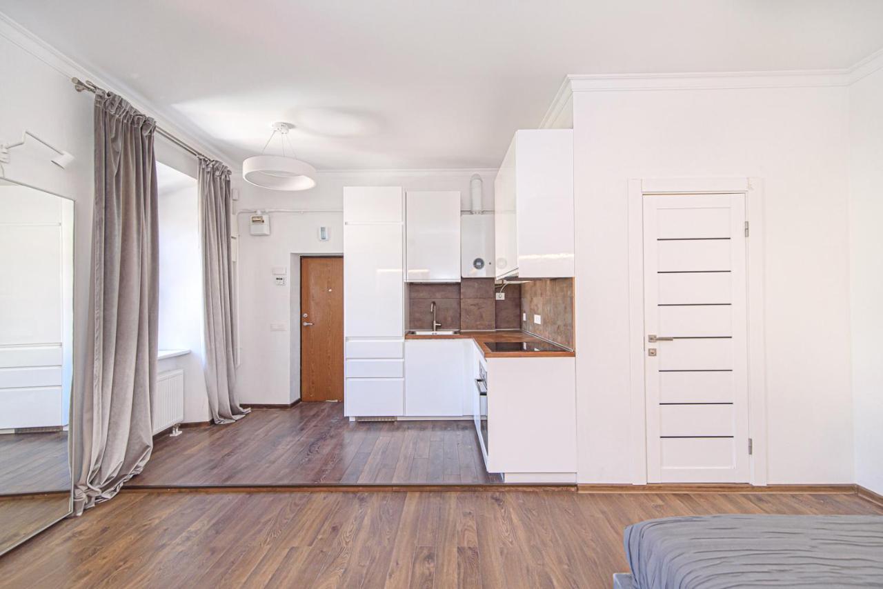 Appartamento Welcoming Studio In Historic Vilnius With Free Parking By Urban Rent Esterno foto