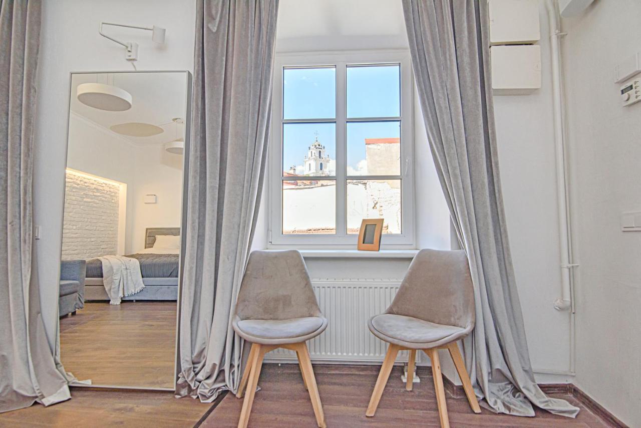 Appartamento Welcoming Studio In Historic Vilnius With Free Parking By Urban Rent Esterno foto