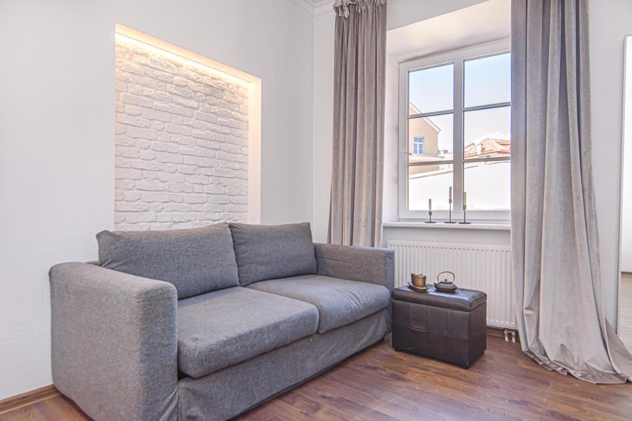 Appartamento Welcoming Studio In Historic Vilnius With Free Parking By Urban Rent Esterno foto