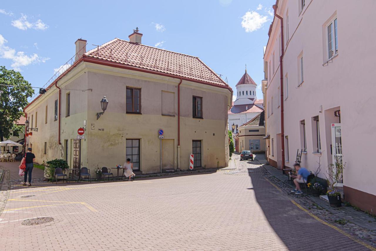 Appartamento Welcoming Studio In Historic Vilnius With Free Parking By Urban Rent Esterno foto