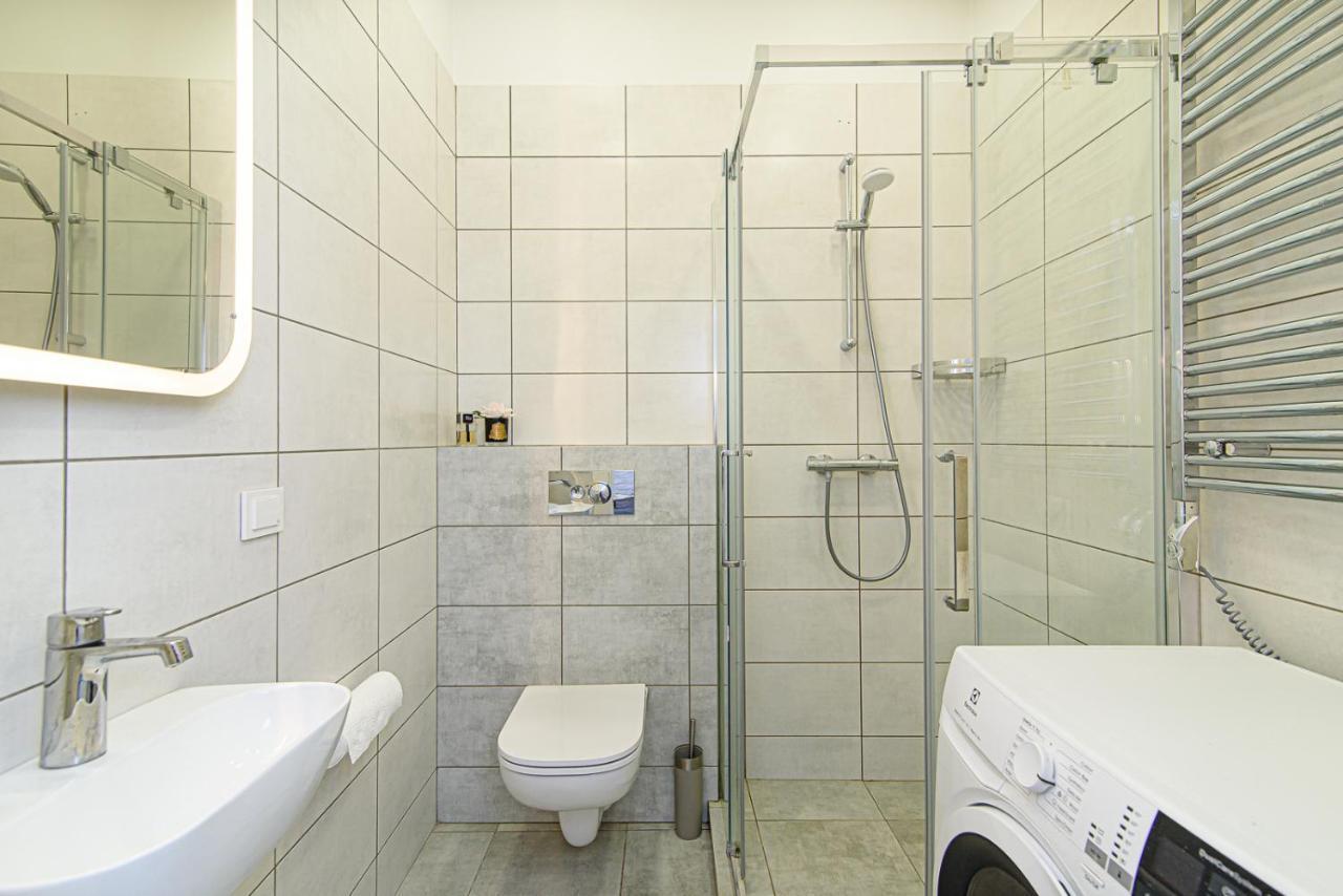 Appartamento Welcoming Studio In Historic Vilnius With Free Parking By Urban Rent Esterno foto