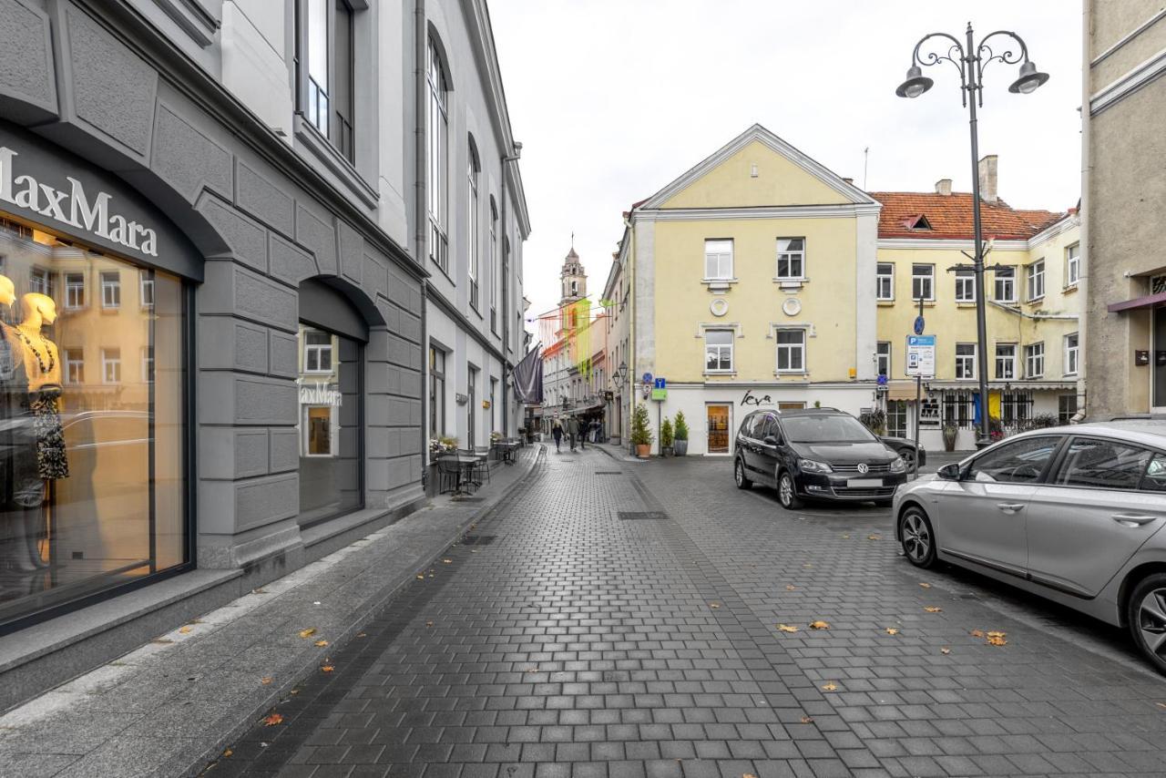 Appartamento Welcoming Studio In Historic Vilnius With Free Parking By Urban Rent Esterno foto